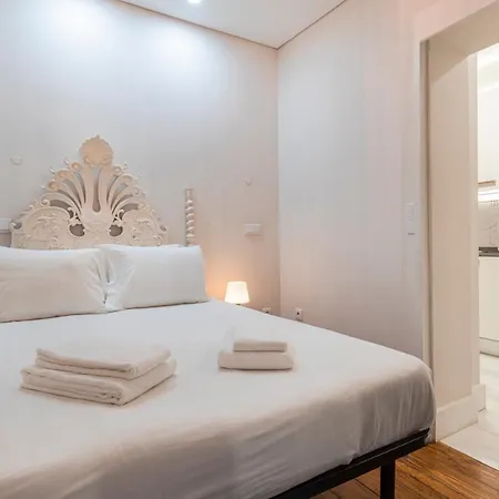 Апартаменты Cozy & Lovely W/ Patio By Lovelystay
